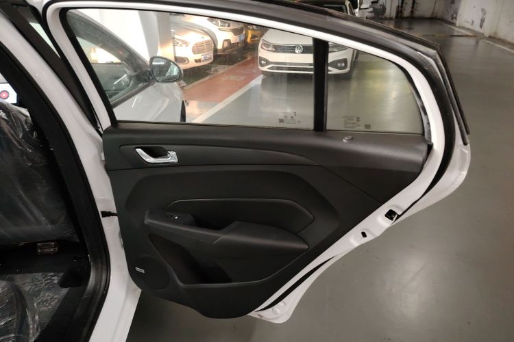 国金汽车 骏行 2023款 标准型中控内饰7006