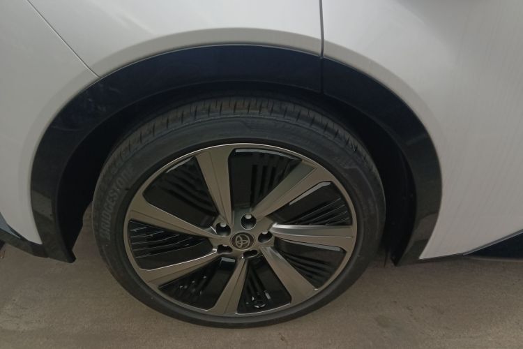 丰田bZ5 2025款 550 PRO智行版车身外观6008