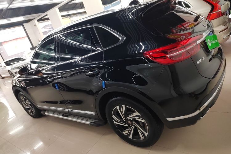 红旗HS5 2022款 改款 2.0T 智联旗享版车身外观4