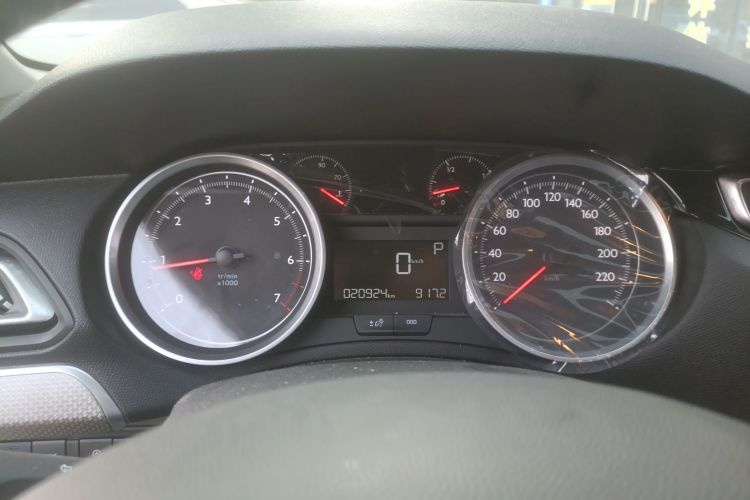 标致408 2019款 350THP 自动豪华版 国V中控内饰14