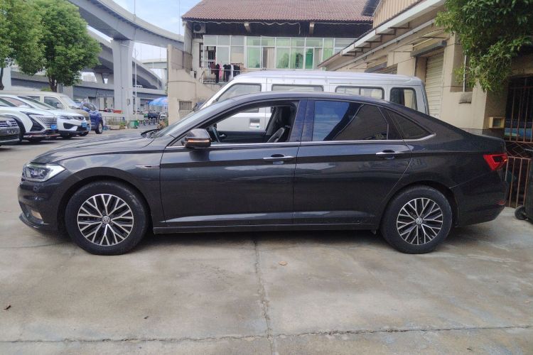 大众 速腾 2020款 200TSI DSG舒适型 国VI车身外观4