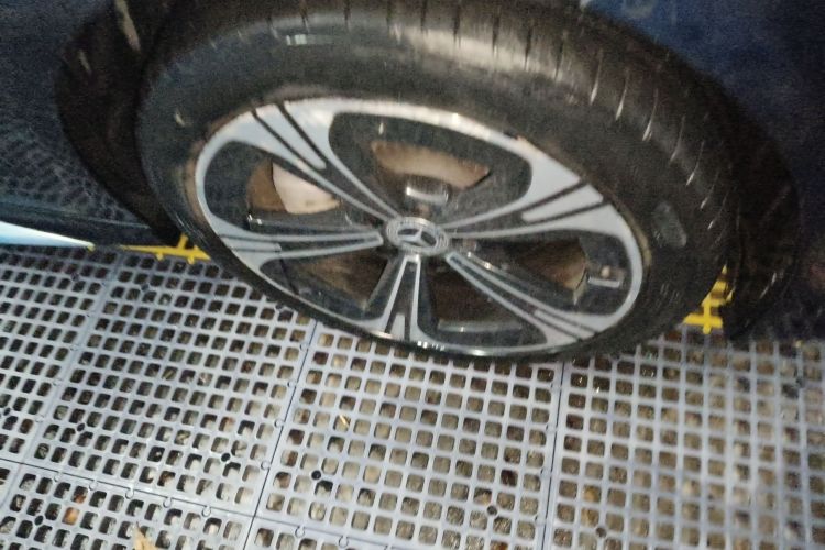 奔驰C级 2022款 C 260 L 皓夜运动版车身外观10