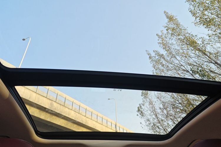 红旗H5 2023款 2.0T 自动智联旗享版局部细节22