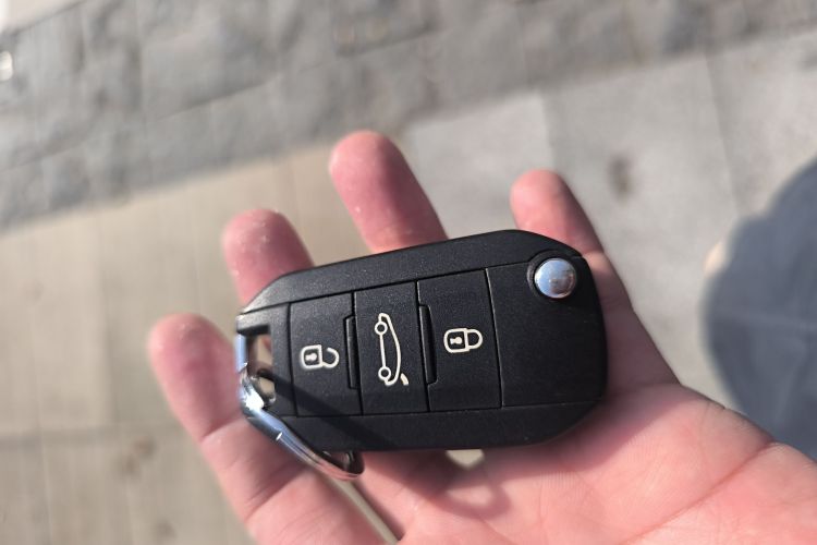 标致408 2020款 360THP 十周年质臻版中控内饰11