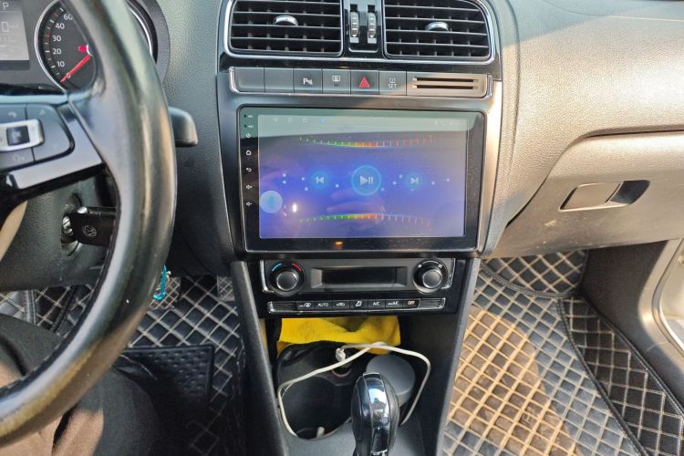 大众 Polo 2014款 1.6L 自动豪华版中控内饰16