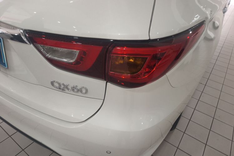 英菲尼迪QX60(进口) 2016款 2.5 S/C Hybrid 两驱卓越版 国V车身外观9