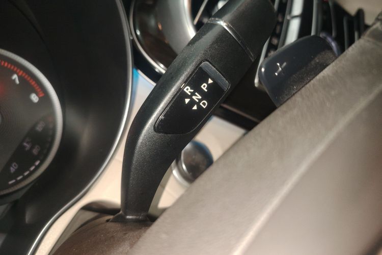 奔驰C级 2017款 改款 C 200 L中控内饰18