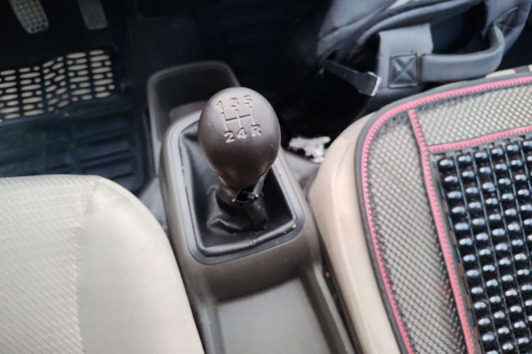 五菱汽车 五菱荣光 2020款 1.2L S 基本型 国VI中控内饰18