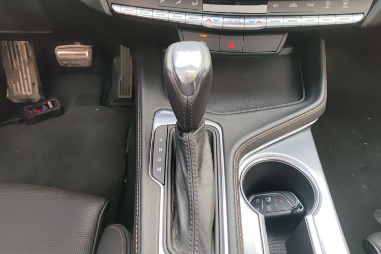 凯迪拉克CT4 2020款 28T 精英型中控内饰18