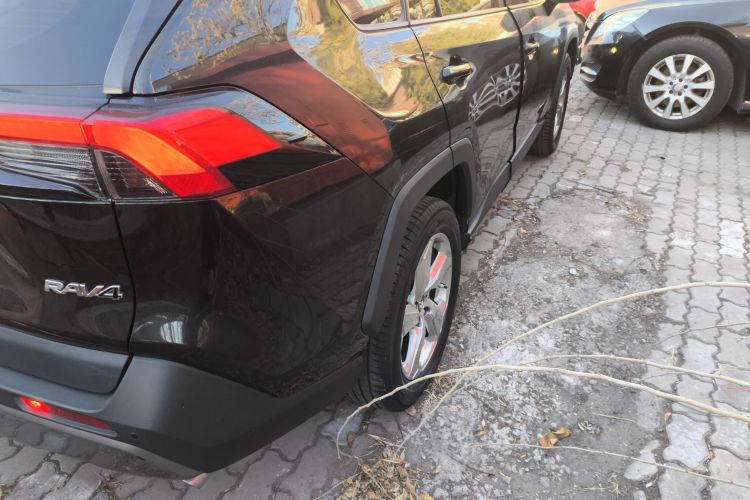 丰田 RAV4荣放 2020款 2.0L CVT两驱风尚版车身外观9