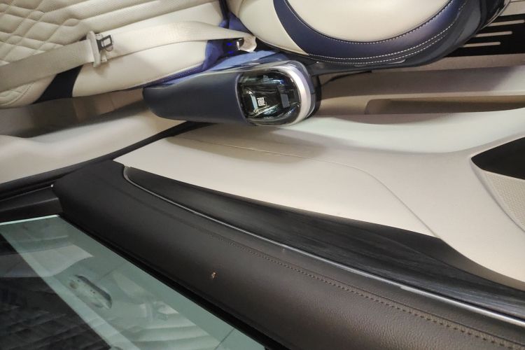 别克GL8 2020款 ES陆尊 653T 舒适型中控内饰45