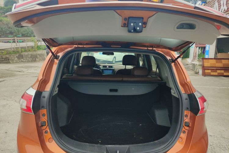 北汽威旺S50 2016款 1.5T CVT乐动尊享型机舱底盘23