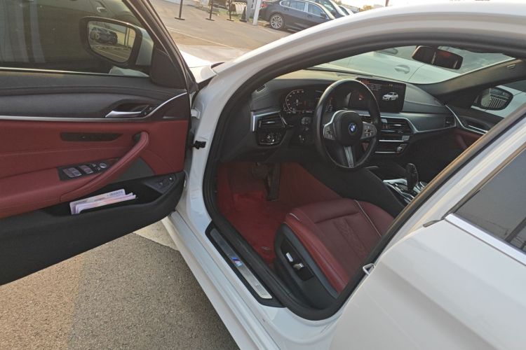 宝马5系新能源 2022款 改款二 535Le M运动套装中控内饰20