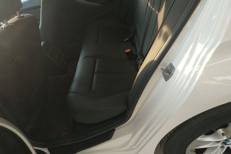 宝马3系 2015款 320i 时尚型中控内饰7004