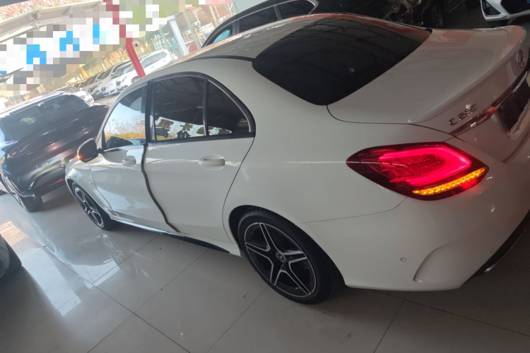 奔驰C级 2021款 C 260 星耀臻藏版车身外观4