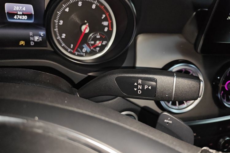 奔驰CLA 2017款 改款 CLA 200 动感型中控内饰18