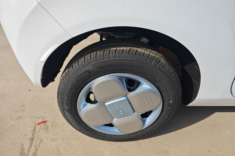 吉利银河 2024款 熊猫mini 200km 耐力熊车身外观6008