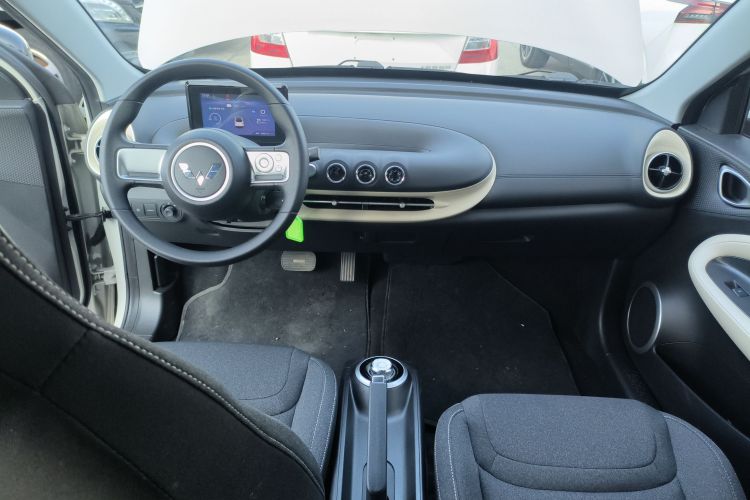 五菱汽车 五菱缤果 2024款 203km 轻享款中控内饰16