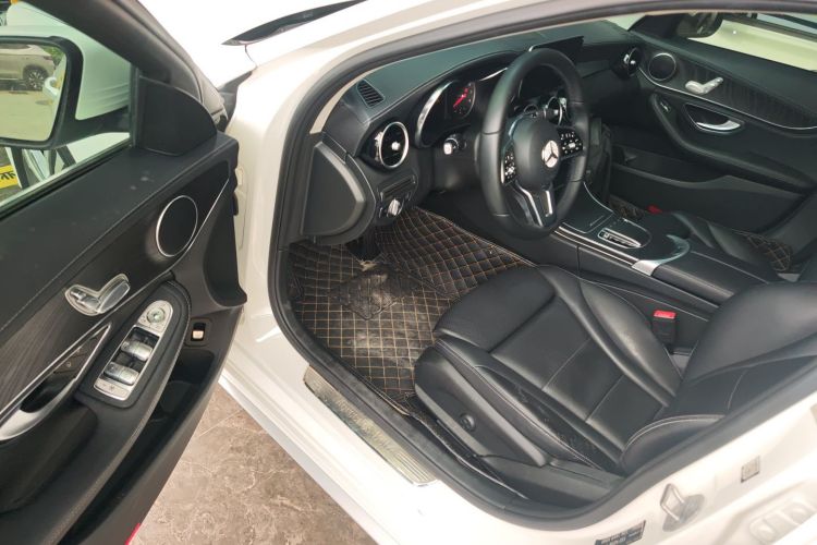 奔驰C级 2019款 C 180 L 时尚型运动版中控内饰7003