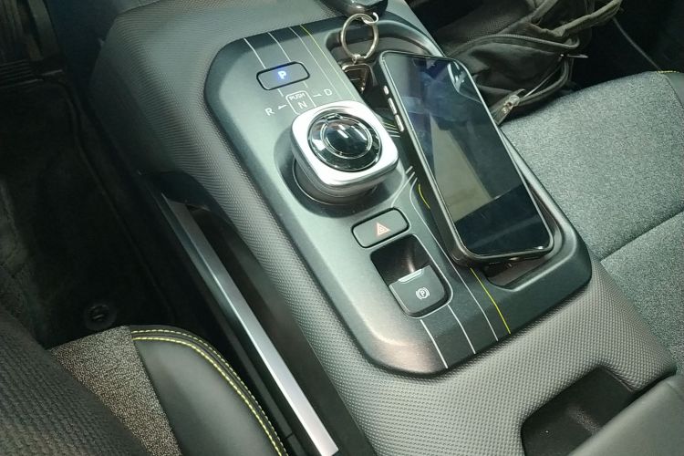 丰田bZ5 2025款 550 JOY局部细节18