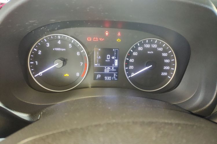 北京现代ix25 2015款 2.0L 自动两驱智能型GLS中控内饰14