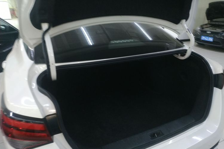 日产 轩逸 2022款 1.6L XL CVT悦享版机舱底盘23