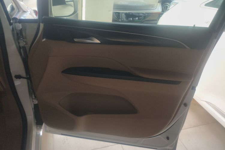 别克GL8 2021款 ES陆尊 653T 豪华型中控内饰7005