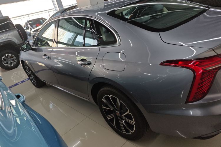 红旗H5 PHEV 2025款 170 超混版车身外观4