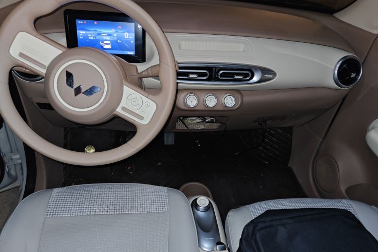 五菱汽车 宏光MINIEV 2025款 四门版 进阶款中控内饰7002