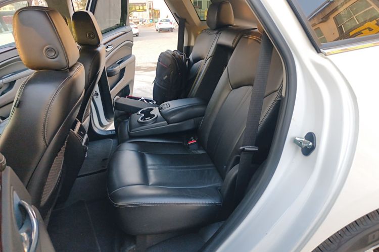 凯迪拉克SRX 2013款 3.0L 精英型中控内饰7004