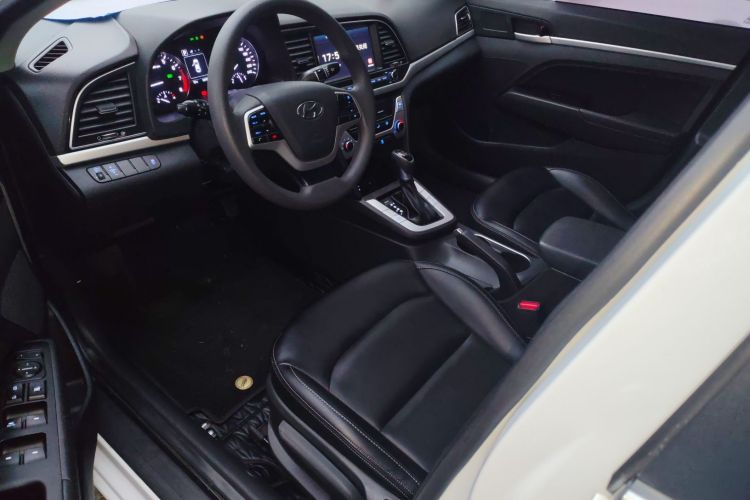 现代 领动 2016款 1.6L 自动智炫·精英型局部细节19