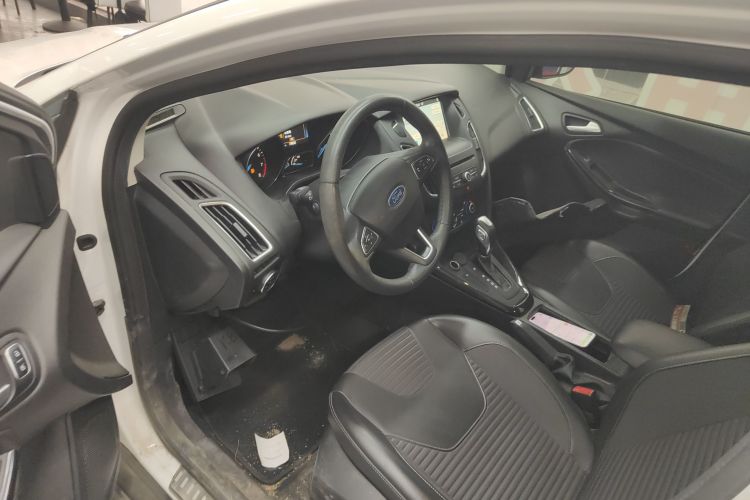 福特 福克斯 2018款 两厢经典 EcoBoost 180 自动精英型中控内饰20