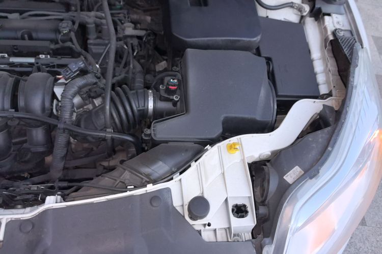 福特 福克斯 2012款 两厢 1.6L 自动舒适型局部细节9007