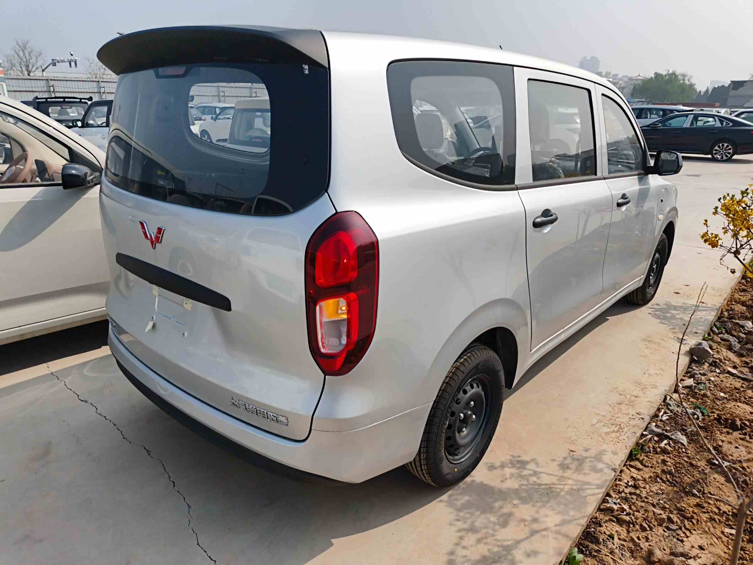 五菱汽车 五菱宏光新能源 2024款 纯电版 300KM 标准型(4)