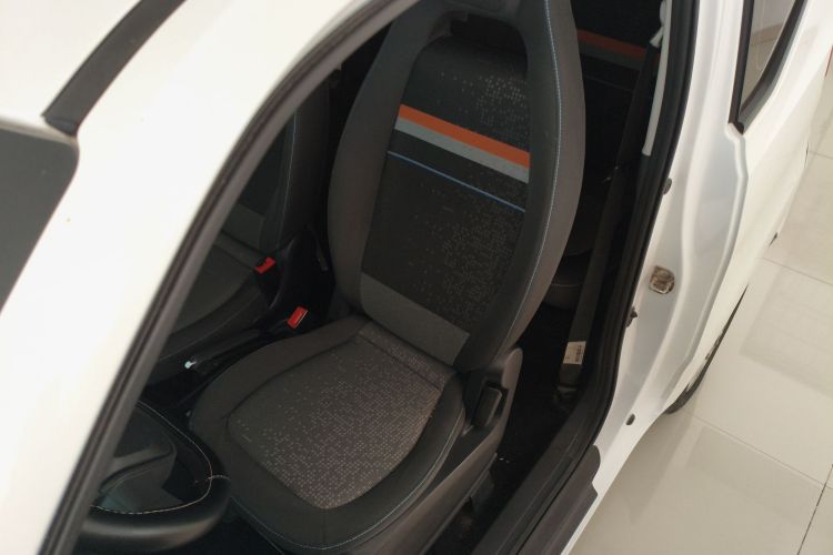 五菱汽车 宏光MINIEV 2020款 自在款 磷酸铁锂中控内饰19