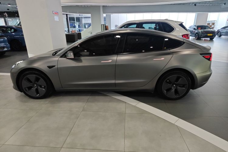 特斯拉 Model 3 2022款 后轮驱动版车身外观4