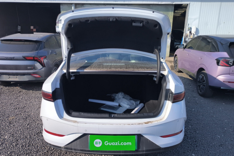 比亚迪 秦PLUS 2025款 DM-i 智驾版 55KM领先型机舱底盘23