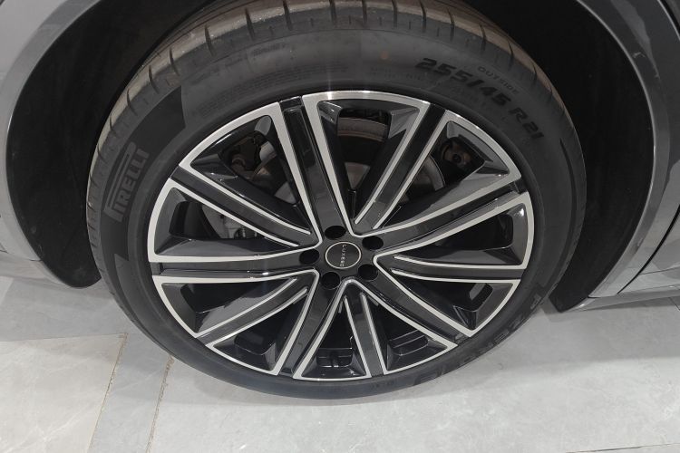 鸿蒙智行 智界R7 2024款 纯电 667km Max车身外观6008