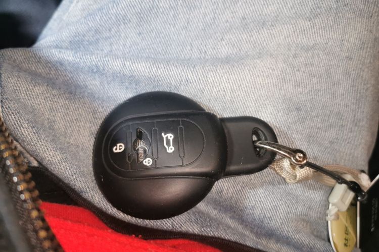 MINI Countryman 2018款 1.5T COOPER 艺术家中控内饰7001