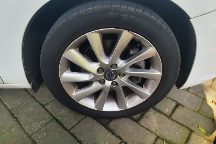 沃尔沃V60 2014款 T5 智逸版车身外观10