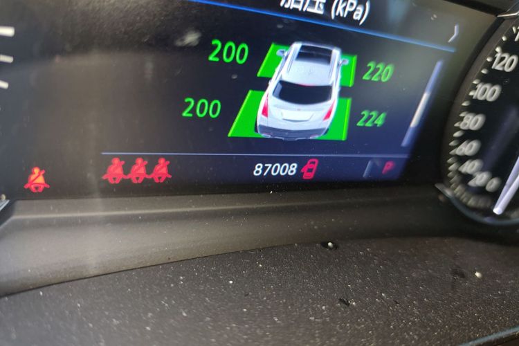 凯迪拉克XT5 2020款 28T 豪华型中控内饰15