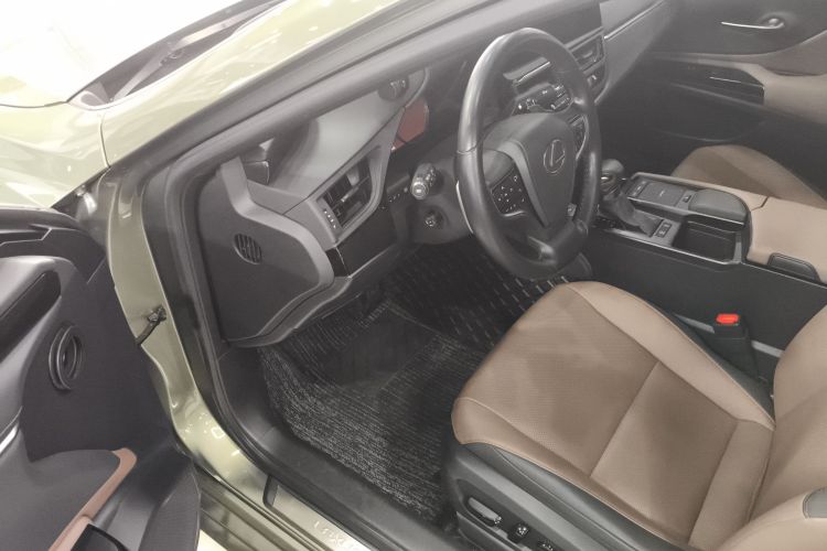 雷克萨斯ES 2021款 200 卓越版中控内饰20