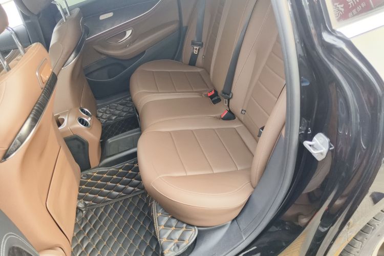 奔驰E级 2018款 改款 E 300 L 运动时尚型中控内饰21