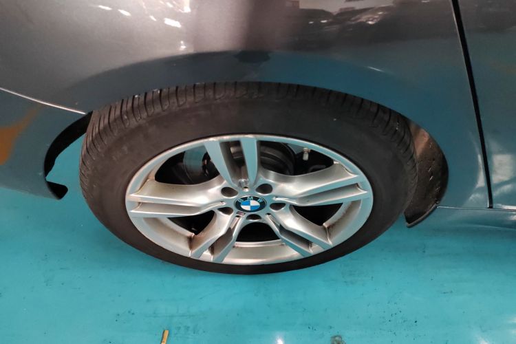 宝马3系GT 2020款 320i M运动套装车身外观6008