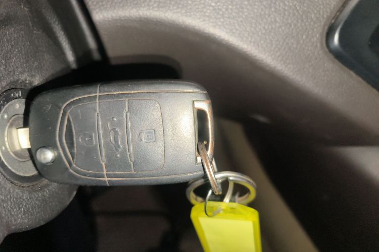 五菱汽车 五菱宏光 2021款 1.5L改款 S舒适型 电动助力LAR中控内饰11