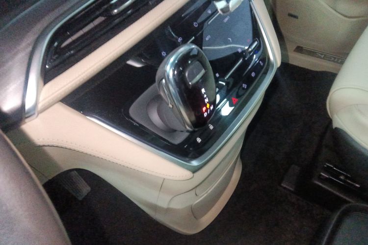 别克GL8 2022款 ES陆尊 653T 智慧旗舰型中控内饰18