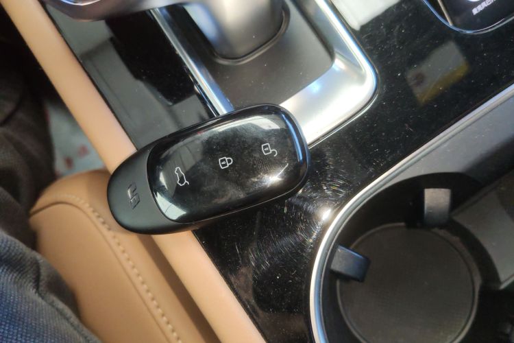 理想汽车 理想ONE 2020款 增程6座版中控内饰7001