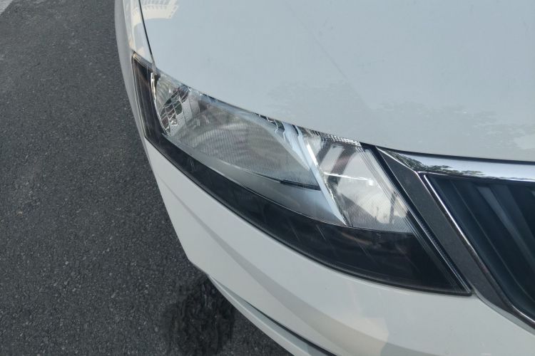 斯柯达 昕锐 2019款 改款 1.5L 手动标准版 国VI车身外观8