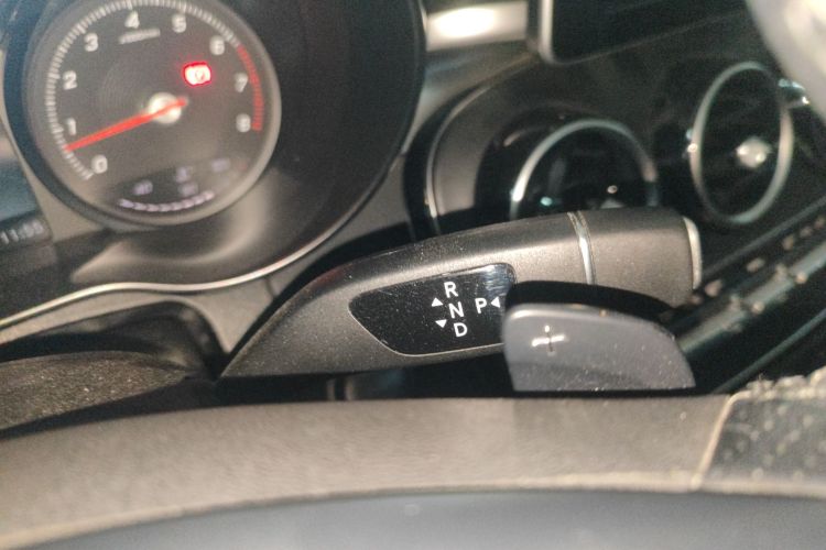 奔驰C级 2018款 C 200 L 运动版局部细节18