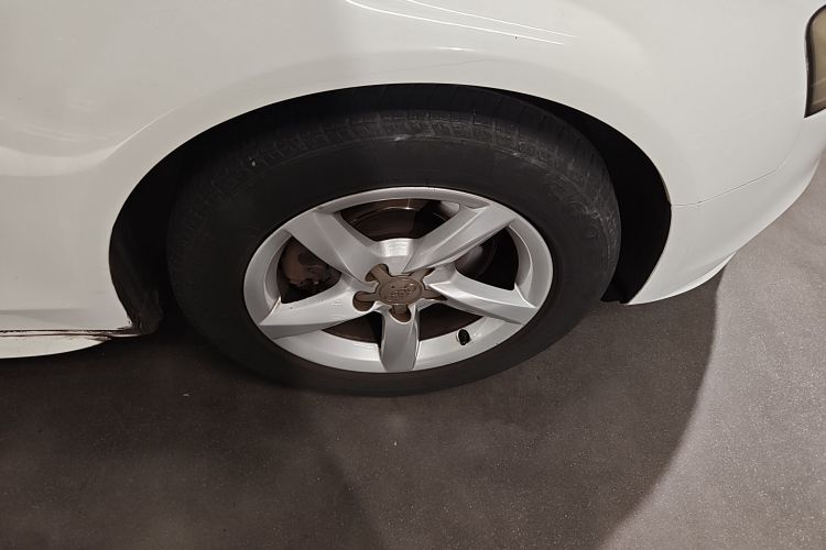 奥迪A4L 2015款 35 TFSI 自动标准型车身外观6007